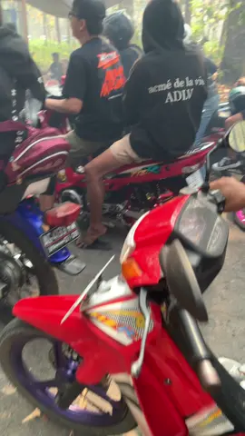 Made in peli galak jan sangarr makk🤪@5KM KAGAK NGEJEM #smokedayv2#2strokeindonesia#5kmkagakngejem 