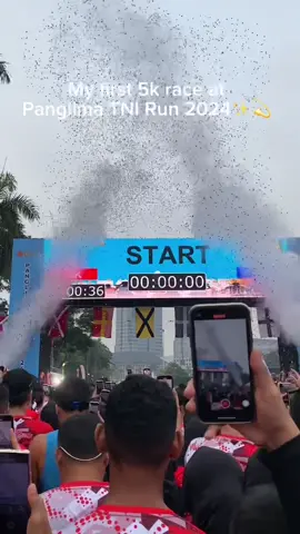 keseruan lari di Panglima TNI run 2024 dan memeriahkan acara HUT TNI ke 79✨❤️ #panglimarun2024 #huttni79 #tniindonesia🇮🇩 #pestarakyat #monas #run #run2024 