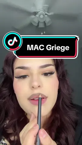 Trying @maccosmetics Greige lip liner 😍 its so good im definitely obsessed with it, i will try it with honey love next. #maccosmetics #macgreige #maclipcombo #maclipliner 
