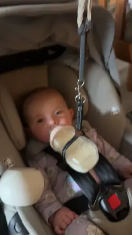 innovation that excites. also dont even come at me about this not being safe im watching her😙 #babygirl #MomsofTikTok #babiesoftiktok #momhack #babyhack