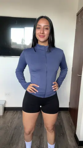 ¿Cual es tu color favorito? Yoga jacket en 68.900 #fyp #GymTok #gymrat #gymgirl #ropadeportiva #gym #ropamujer 