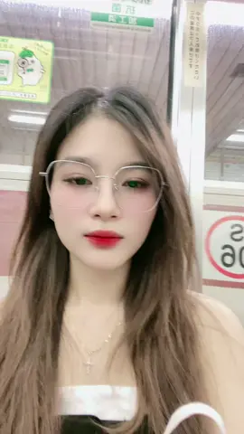 Cô gái 3 tháng đi chơi 1 lần 🤭 #nhatban 