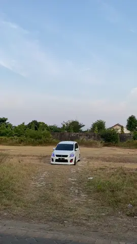 Mbabat suketeki🤣 #rays #rayswheels #jfluxury #jfluxurywheels #fypシ゚ #fypp #fypdong #ertigamodifikasi #ertiga #suzukiertiga 