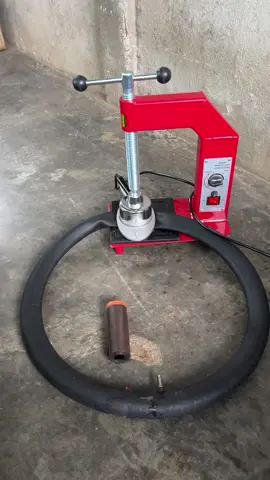 Nasa taas yung link idol kong gusto nyo. Mag order#automaticelectricvulcanizer #electricvulcanizer #tirevulcanizingmachine 
