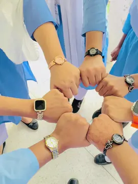 We🤍#friends #classmates #handsvideo #freindshipgoals #foryour #trendingvideo #viraltiktok #fyp #tanha 