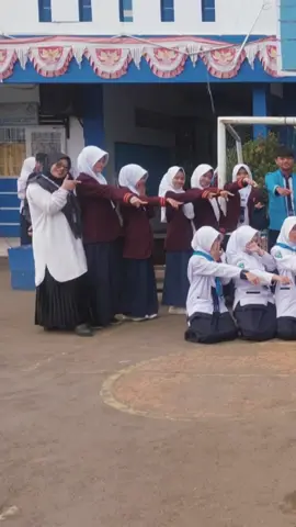 inilah PMR kita  sekolah terbaik Ke 2 Tingkat Kabupaten Cianjur dalam kegiatan pelatihan dan pelantikan tahun 2024
