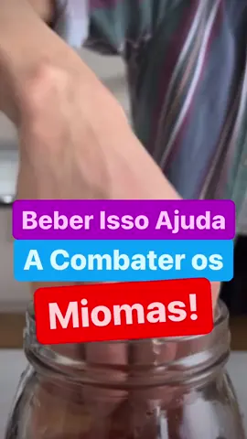 🟢 Probióticos!  São alimentos importantíssimos para nosso reequilíbrio hormonal, já que o intestino atua de maneira ativa na produção de hormônios protetores do nosso útero!  O Kombucha é um ótimo aliado para isso! O consumo indicado é de 2 a 3 vezes por semana e pode ser o feito em casa ou comprado pronto, o importante é tomar!!!  Quer colocar um fim nos seus sofrimentos de miomas? Então cuide do seu intestino e aplique os outros 4 pilares do reequilíbrio hormonal!  No Método 5R eu ensino como fazer o reequilíbrio hormonal e acabar com os sofrimentos de miomas de forma natural, sem cirurgia e sem anticoncepcional.  Se quiser garantir um super desconto especial e entrar na próxima turma é só clicar no link da minha bio! 