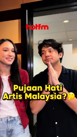 Siapakah pilihan mereka ya agak agak nya😏❤️ You guys boleh teka tak pilihan artis malaysia yang mereka pilih ni? Nampak senang tapi sebenarnya tidakkk guysss😆 @Yasiz @Yasmin Napper @Fizi Ali @ItsAishaa #HotFM #BekpesHot #YangHangatDanTerbaik #RadioNo1 #KJjadiDJ
