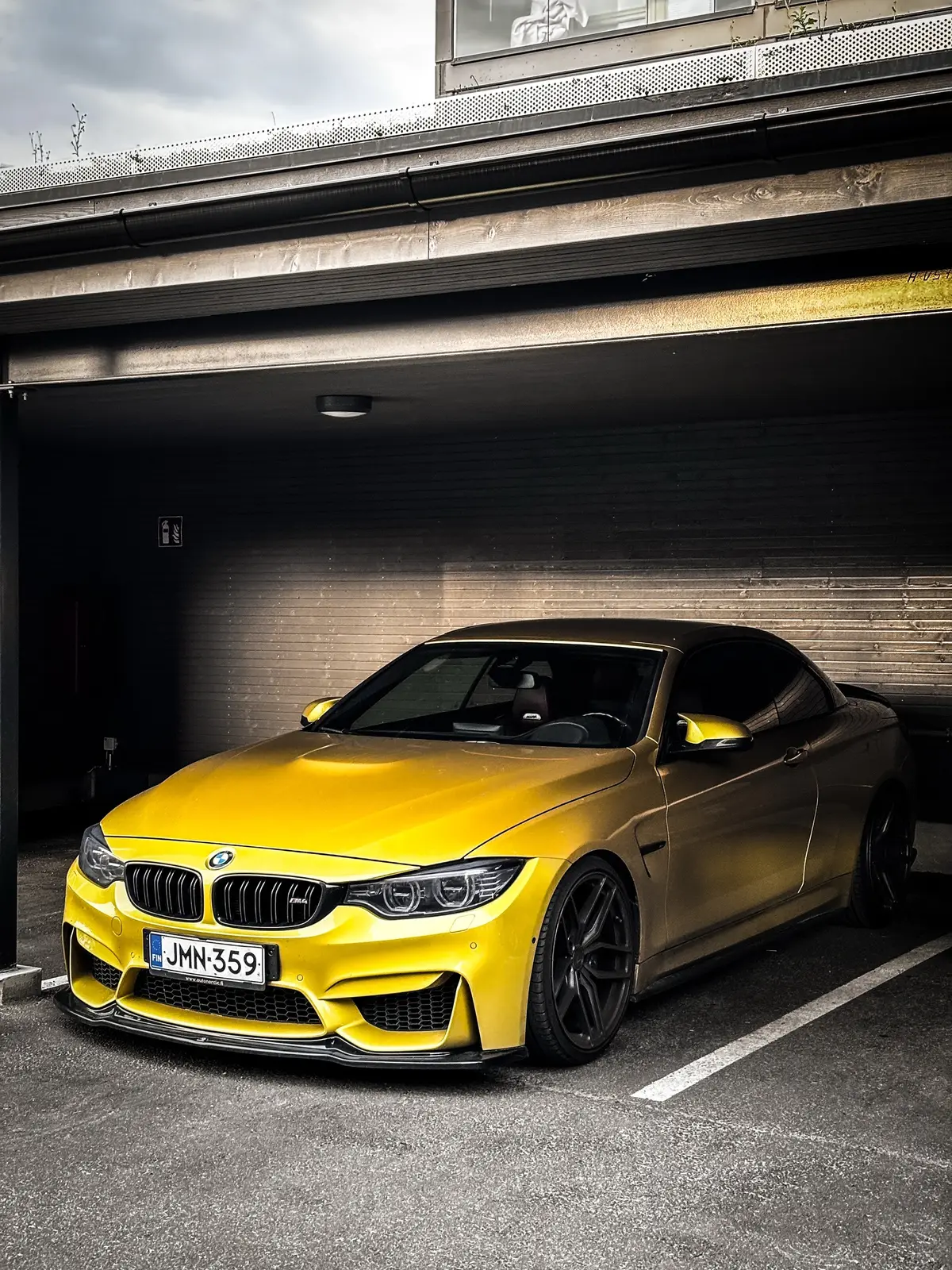 #m4 #bmw #bmwmotorsport #bmwm4 #german #car #turku #carspotting #carspottingfinland #carlover #gold #foryou #slideshow #foryoupage #fyp #viral #bobacars 