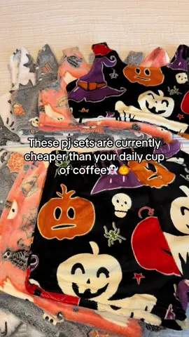 #halloween #spooky #spookyseason #spookyszn #spookytreats #halloweenlook #fall 