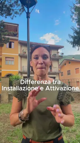 💬 Che differenza c’è tra installazione e attivazione? Questa è una domanda che ci fate spessissimo e vi abbiamo risposto nel video 📲 - L’installazione è il momento in cui, dopo aver comprato la eSIM, la si installa nel proprio dispositivo attraverso un procedimento diretto, manuale o con QR Code. - L’attivazione invece è quando, nelle impostazioni del telefono, si disattiva la SIM italiana e si attiva la eSIM di Airalo. Questa, connettendosi al provider locale, inizierà a funzionare. Tutto chiaro? Se hai dubbi scrivici 👇 #Airalo #eSIM #tecnologia #internet #viaggiare