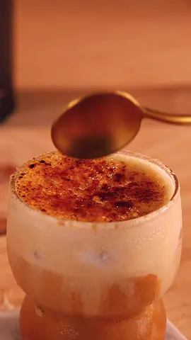 Crème Brûlée Espresso - for the next time you can’t choose between coffee and dessert ☕️ ••• Crème Brûlée Espresso: Para la próxima vez que no puedas elegir entre café y postre ☕️ . . . . . . . . . . . . #coffeebreak #coffeemoment #beanoffire #coffeemoments #coffeepeople #coffeetime #coffeetiktok #coffeetok #specialtycoffee #madeinelsalvador #coffeeaesthetic #comfortcoffee #coffeerecipes #coffeeideas #coffeeinspiration #cremebrulee #crèmebrûlée #cremebruleecoffee #coffeedessert 