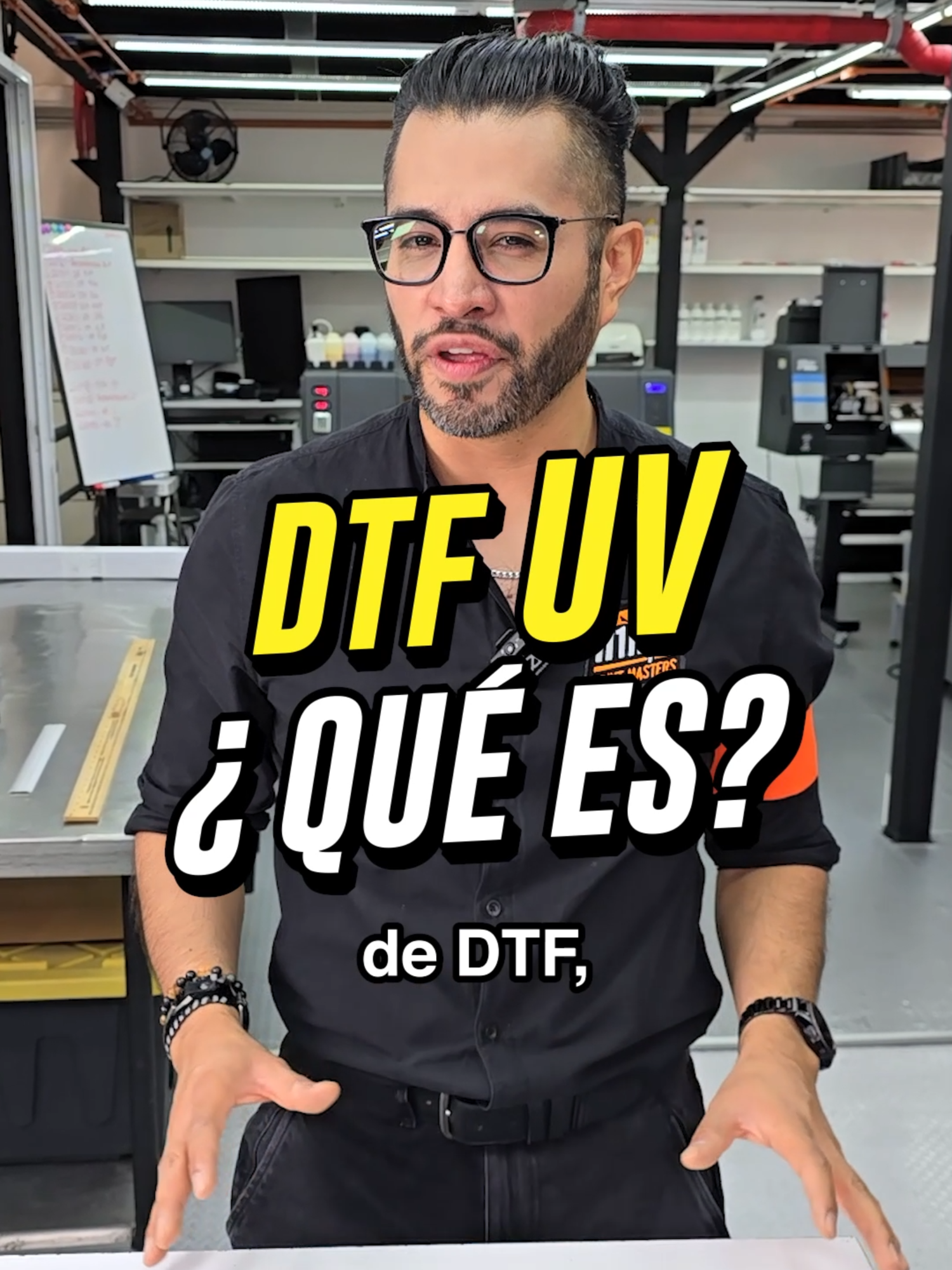 ¡El futuro de la personalización ya está aquí con la tecnología DTF UV! 🚀 Imprime en metal, vidrio, plástico y más con una calidad increíble y resistencia única. 🔥 ¿Listo para llevar tu negocio al siguiente nivel? 💡 Mira cómo puedes crear stickers ultra resistentes y personalizar cualquier material rígido. Link en los comentarios para más info. 👇 #DTFUV #ImpresiónUV #Personalización #Emprendedores #InnovaciónDTF