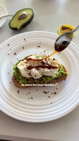This honey has me in a chokehold 🥑🍯 @Beekeeper’s Naturals use code “HANNAW20” #avocadotoast #avotoast #breakfastideas #bkn #bknhive #beekeepersnaturals #creatorsearchinsights 