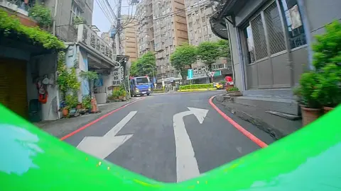 人生總要點刺激 但這太刺激 #重機 #insta360 #尖叫 #zx4rr #台灣 #三寶 #騎車  #行車記錄器 #逆向 