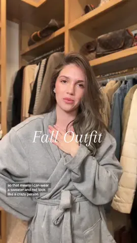 I have to take advantage of this weather because it’s going to be back up in the 80s by the the end of the week #falloutfitinspo #falloutfitideas #falloutfits #petiteoutfit #fallootd #minimalstyle #everydaystyle #casualstyle 