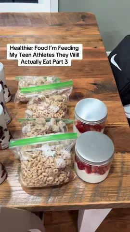 Another busy week of volleyball 🏐 and football 🏈 in our house! Trying some snack mixes this week, tried and true protein balls, sloppy joes and homemade chicken noodle soup! #parentsoftiktok #mealprep #athlete #health #goodfood #EasyRecipe #fuel #fruit #vegetables #strong #teen #Love 