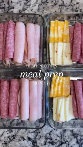 high protein meal prep monday!  sometimes you just don’t have the time to make anything fancy - you can make this entire meal prep in 30 min ☺️ BREAKFAST: + ready-to-go egg salad + all you gotta do each morning is mix everything together + for the eggs, I add the eggs to boiling water and boil for 11 min. run under cold water and peel immediately (peeling immediately is the trick I promise) + 4 hard boiled eggs + 1/2 cup cottage cheese (obvi @Good Culture ) + 1/2 tbsp mayo (@Chosen Foods is the best) + 1/2 tsp mustard + total: 38 g protein, 410 cal LUNCH: + lunch meat isn’t the best for you, but this brand had decent ingredients! + 6 slices smoked turkey + 4 slices salami + 1 oz pepper jack + 1 oz colby + total: 40 g protein, 440 cal #highproteinmealprep #mealprep #mealprepmonday #mondaymealprep #mealprepideas #mealprepidea #highproteinmealprepideas #mealprepping #highprotein #highproteinmeals #highproteinmeal #highproteinbreakfast #highproteinlunch #mealprepwithme #cookwithme #cookindepot #cooktok #FoodTok #asmrfood #foodasmr 