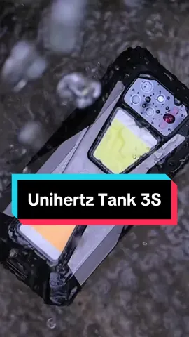 Un Teléfono Todo Terreno con Proyector integrado, existe: este es el nuevo 8849 Unihertz Tank 3S  #unihertz #8849 #telefonoproyector #todoterreno #ruggedphone #unihertztank #tank3s #unihertztank3s 