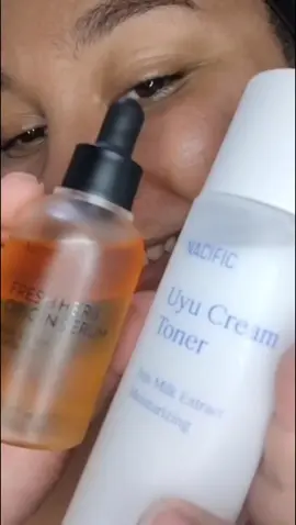 Mi piel es mixta y últimamente a estado muy  reseca  y como amantes a los productos coreanos vi estas dos joyas y😍quise probarlos  🙊y no me arrepiento 😍 estoy encantada. El tónico de leche es humectante  e hidratante y su serum deja tu piel con un glow espectacular. Los dos productos los puedes obtener por Amazon 😍 @네시픽 Nacific Official  #nacific#originserum#shakingserum#kbeuty#milktoner#100hourtoner#ATEEZ#glowing#glassskin#glowskin#k...