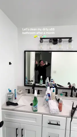 A month is crazyyyyy but so is life 😭🫧🧹  #CleanTok #cleaningtiktok #cleaning #bathroomreset #cleanbathroom #limpieza #limpiando #momlife #cleaningmotivation  #creatorsearchinsights #cleanwithme #limpiezadecasa #limpiandolacasa #latinatok 
