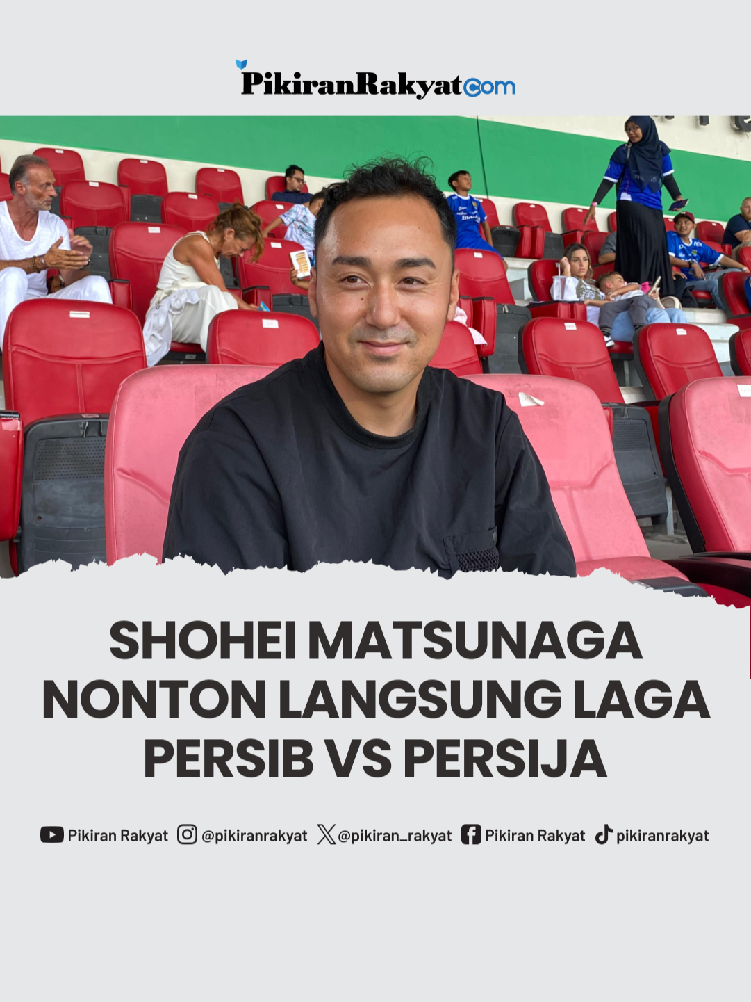 Masih kenal dengan mantan pemain Persib yang satu ini sobat PR? Mantan pemain Persib Bandung Shohei Matsunaga datang dan menonton langsung pada laga Persib versus Persija Jakarta di Stadion Si Jalak Harupat Bandung. Matsunaga datang bersama keluarga untuk menyaksikan laga big match tersebut. video: dedymull/PRMN #persib #Bandung #matsunaga #PRMN