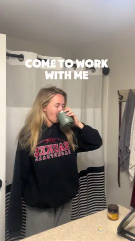 Come to work with me in the ER ⚡️🏃‍♀️💨🚑🚨 #cometoworkwithme #ernurse #nursevlog #grwmnurse #nurselife #ernurselife #grwm #nursetok #nursesoftiktok 