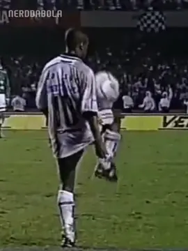 Edilson diz que jogou mais que Neymar na fase boa, é verdade? 😅 . . . #futebol #dribble #skills #edilson #edilsoncapetinha 