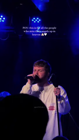 this ones for you nan 👼🏻  #alexwarren #saveyouaseat #viral #pov #heaven #angels #alexwarren #london #concert #fyp #foryoupage 