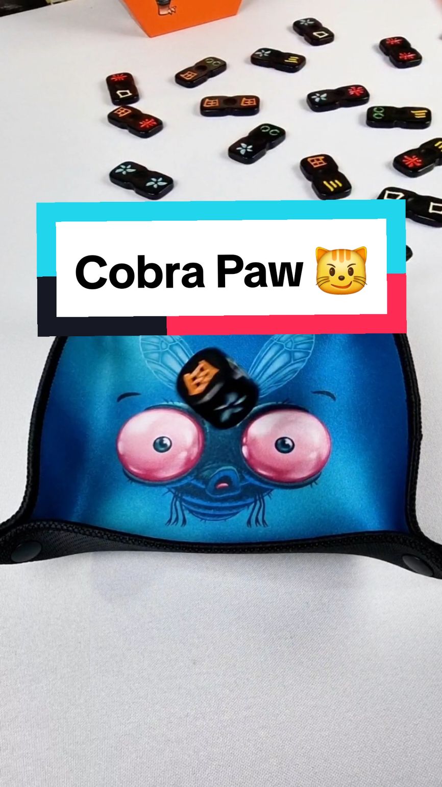 Dans Cobra Paw, les joueurs lancent à tour de rôle les dés qui comportent six symboles uniques,
 puis font la course pour attraper la tuile avec le motif correspondant avant tout le monde.  Le premier à s'emparer de six tuiles gagne ! 
 Jouable de 2 à 6 joueurs
 Prix moyen : 16€
 Auteur : Derek Weston
 Editeur : Wilson Jeux 
 #jeux #jeu #cobrapaw #partygames #boardgames #jeufun #games #soireeentrepotes #familygames 
 #jeudesociété #jeudesociete #jeuxdesociete #jeuxsociete #j2s #gamesnight 