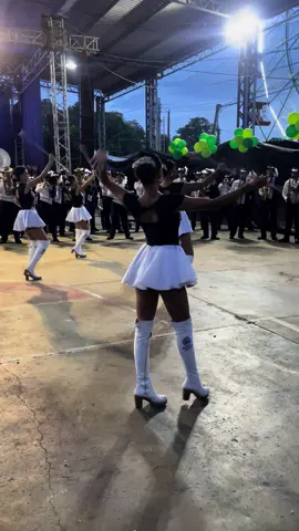 La boa, de mis favoritas 😻💃🏽 #cachiporristassv #guazapa  #flypシ #bandabicentenario  #elsalvador🇸🇻 