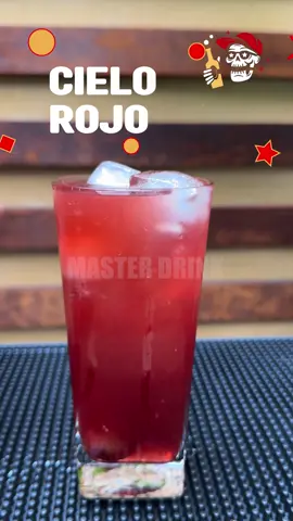 Este trago con VODKA te hará sentir en el CIELO #vodka #cielorojo #jugodenaranja #juegodepiña #delawarepunch #coctel #bebidas #drinks #trago #masterdrink