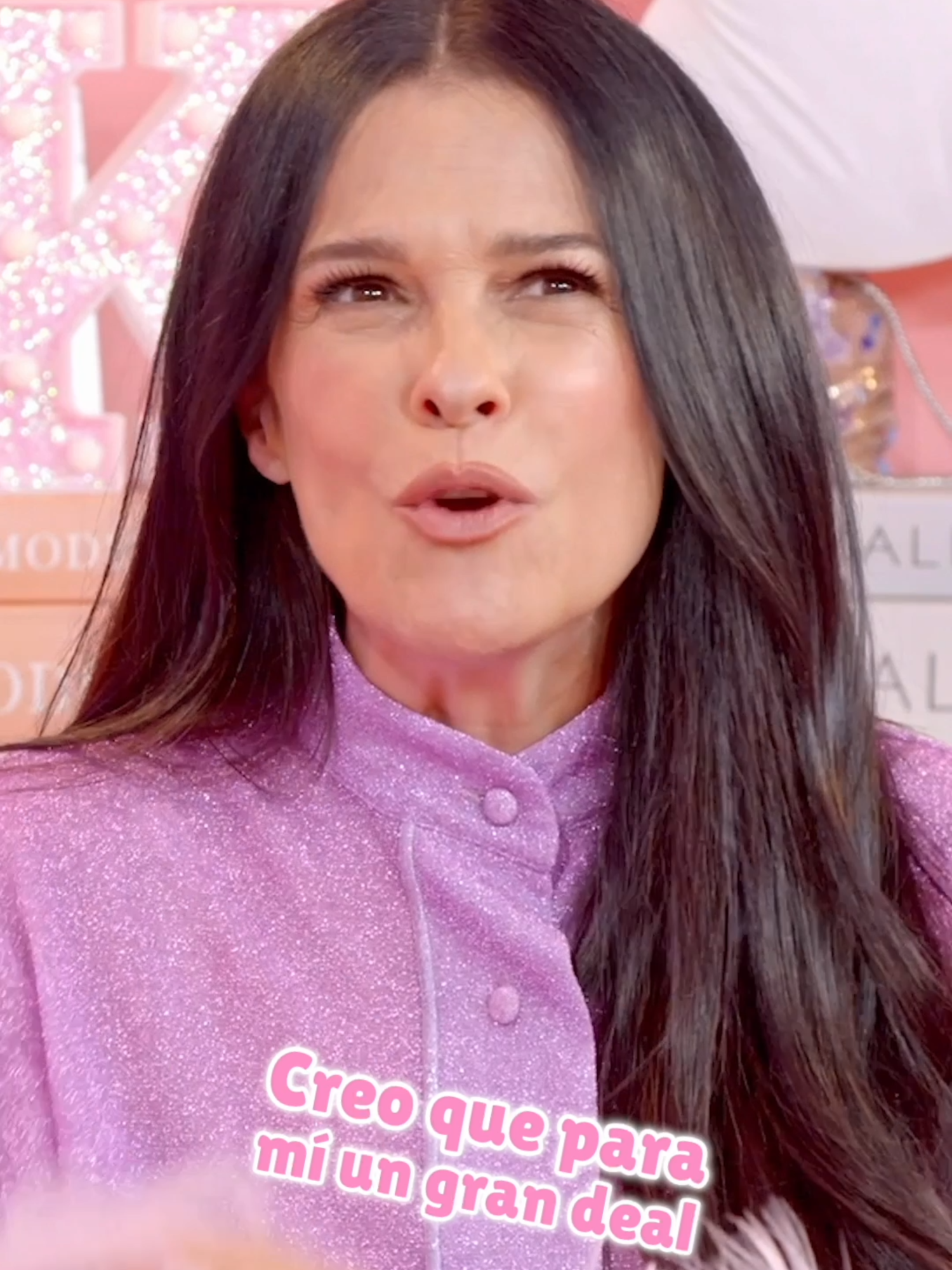 ¡No lo esperábamos! 😱 @marthadebayle nos reveló cuáles son las cláusulas más importantes de su contrato matrimonial. 👀 Descúbrelo en YouTube: #PinkyPromise 🦄💖 #PinkyLovers #SenseiMedia #KarlaDiaz #PinkTok