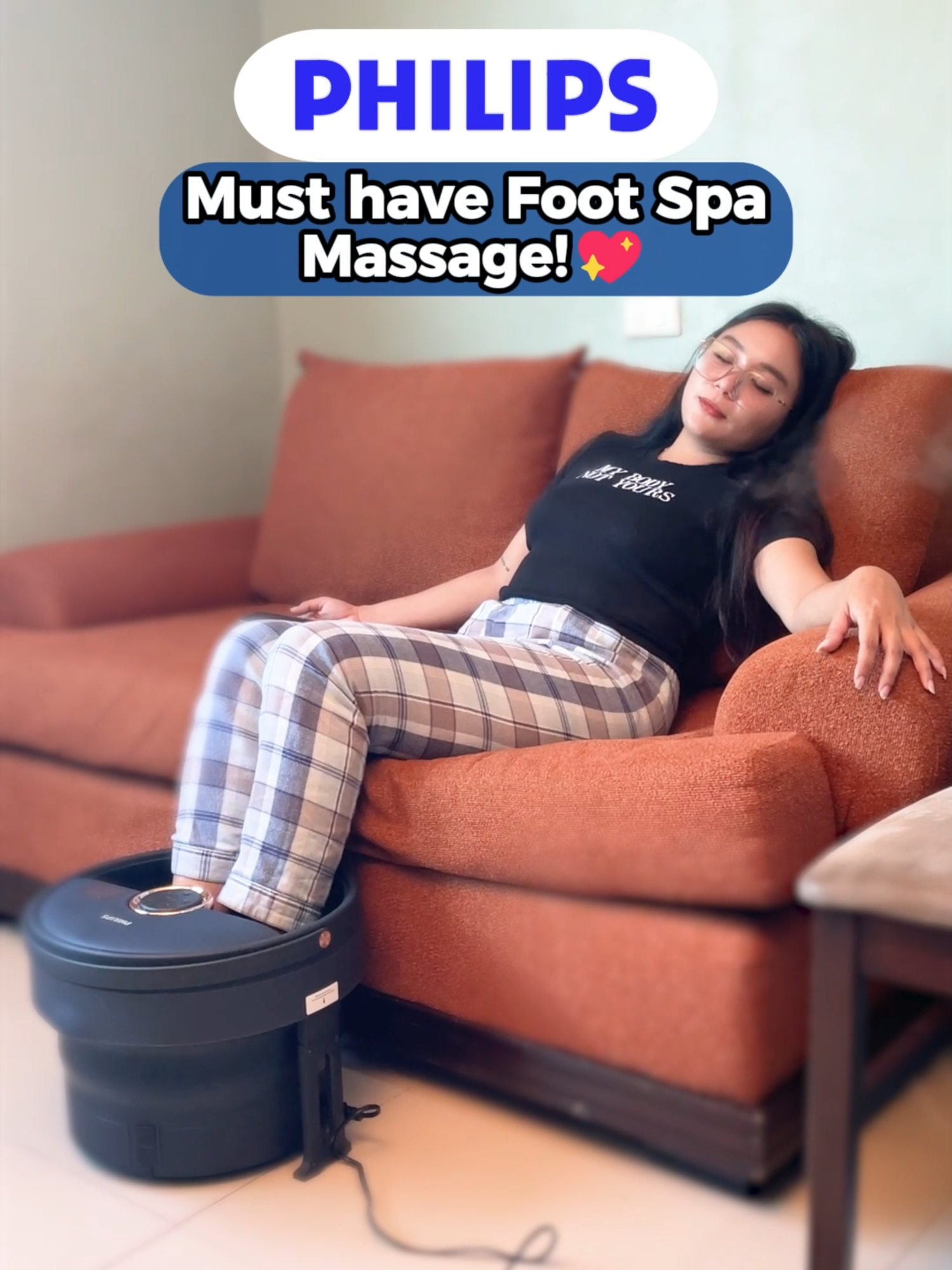 Spa-Level Comfort for your feet! Did you know that Philips have a Foot Spa Massager that is convenient to use and very relaxing? This is it! #giftidea #philipsmassager #electricmassager #massagerreadywithphilips #philipsfootspamassager #footspa #footmassage #footcaretreament