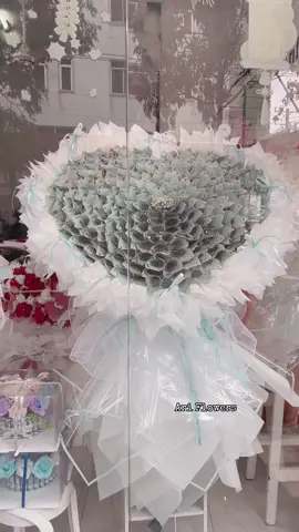 Bó hoa tiền khủng nhất mà e từng bó.. món quà tinh tế, kinh tế và thực tế nhất. Chị em vào xin vía đi nào #daotaohocvien #ariflowers #hoasapthom #hoasapbinhduong #quatangnguoiyeu #hoasapcaocap #hoatien 