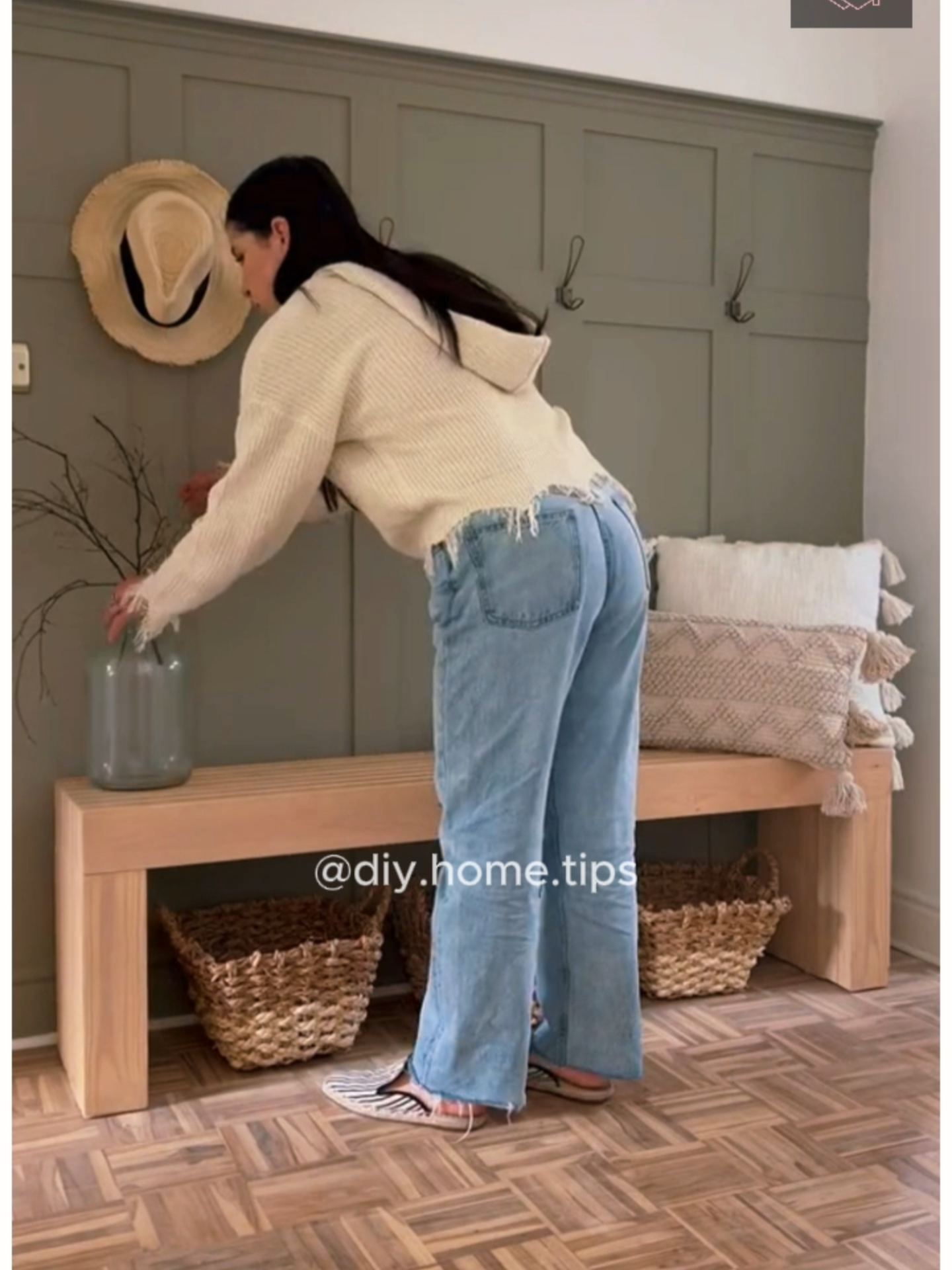 Easy DIY's, wooden bench and slatted panel tutorial! 😍 #DIY #diyproject #ideas #woodworking #homedecor #diyhomedecor #painelripado #decoracao#decoracion #decor