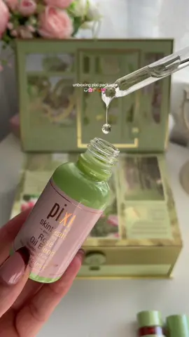 unboxing the cutest package 💖 @Pixi Beauty  #unboxing #pr #pixi #aesthetic 