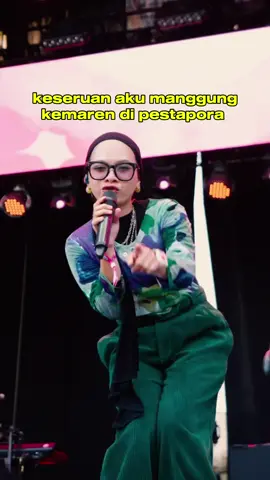 Mimpi tahun lalu terwujud di tahun ini bisa manggung bawain lagu sendiri di festivel bergengsi ini dan jadi pencapaian yg luar biasa buat musisi daerah dari Bima - Nusa Tenggara Barat seperti saya ini, terima kasih @indosatim3 & @pestapora_ dan sampai bertemu kembali (semoga hihi) ✨ #PestaPora #FanySulf #im3collabonation