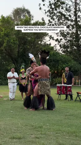 When two beautiful chocolate warriors surprise you with a sandwich 🤪 📍 Glenrock Farm ✨ Orana Dance Group 📸 @contentforthebride  #brisbaneentertainment  #goldcoastentertainment  #corporateentertainment  #polynesianentertainment 