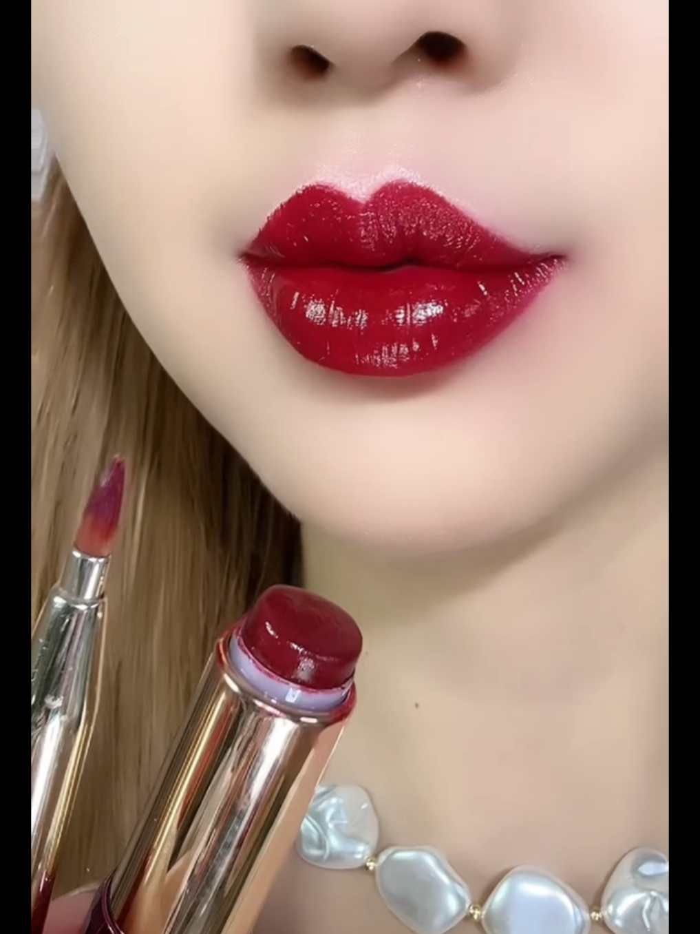 Lipstick Tutorial, Beauty Tips #makeuphacks #lipsticklover #lipstickhack #usa_tiktok #foryou #unfrezzmyaccount #viralvideo #foryoupage #lipstickhacks #makeuptutorials 