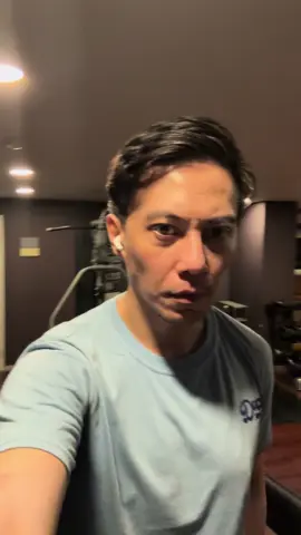 Alhamdulillah nemu Gym yang selalu sepi.. berasa ruangan sendiri :p - Makin semangat biar bisa terus makan @sambalduda dan gak menggendut - #Arizki #omganteng #duda #pengenkurus #sambalduda #olahraga #para #introvert 
