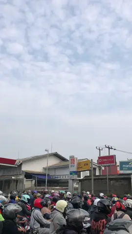 Info cikarang terkini macet sekali😂