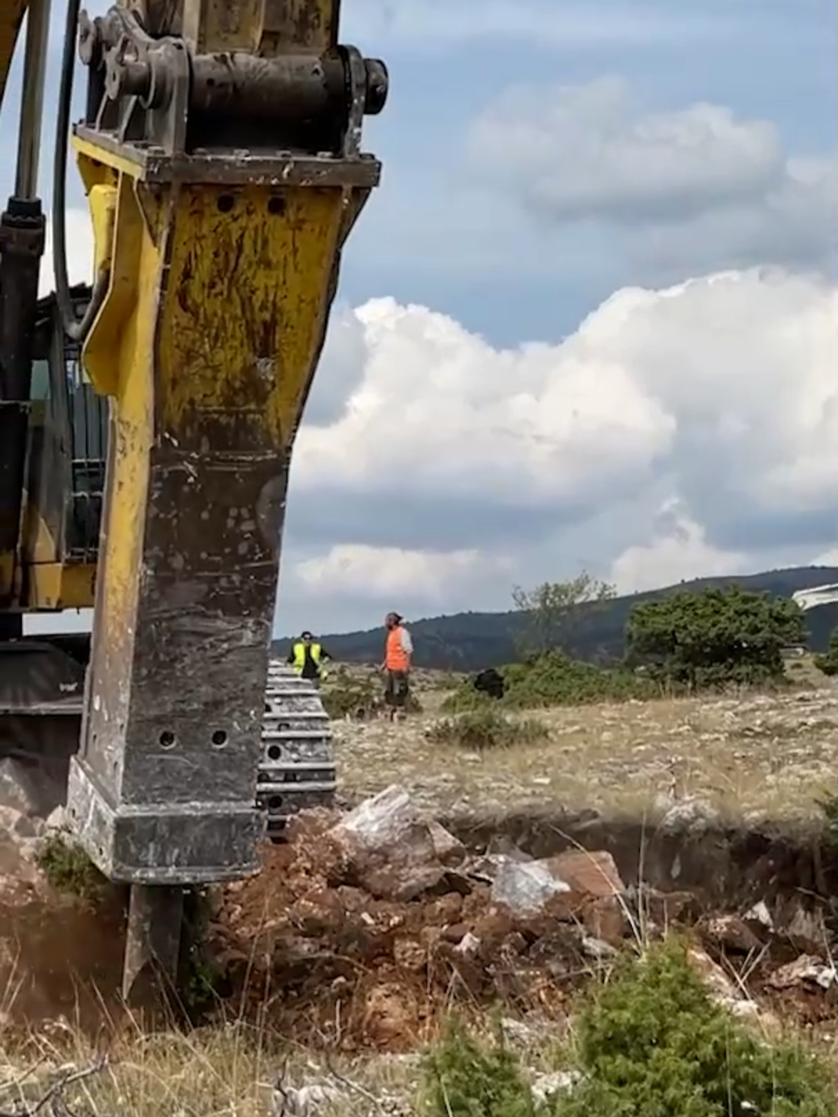 Operator View of Excavator #megamachineschannel #machinery #excavators #truck #trucks #mining