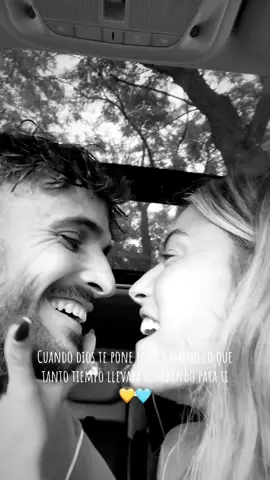 Fui a mercadona a comprar unas cosas para la comida y le dije que le habia traido un regalo, lo que el no se esperaba es que el regalo lo iba a tener en mi piel toda la vida @Delamata2_ 💛🩵 #parati #fyp #parejas #tattoo #sorpresa 