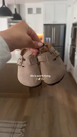 THE BABY BIRKS 🥹🧸🍼 #boymomlife #boymom #babyfinds #babyboy #babynames #birkenstocks #bostonbirkenstocks #amazonfinds #amazonmusthaves 