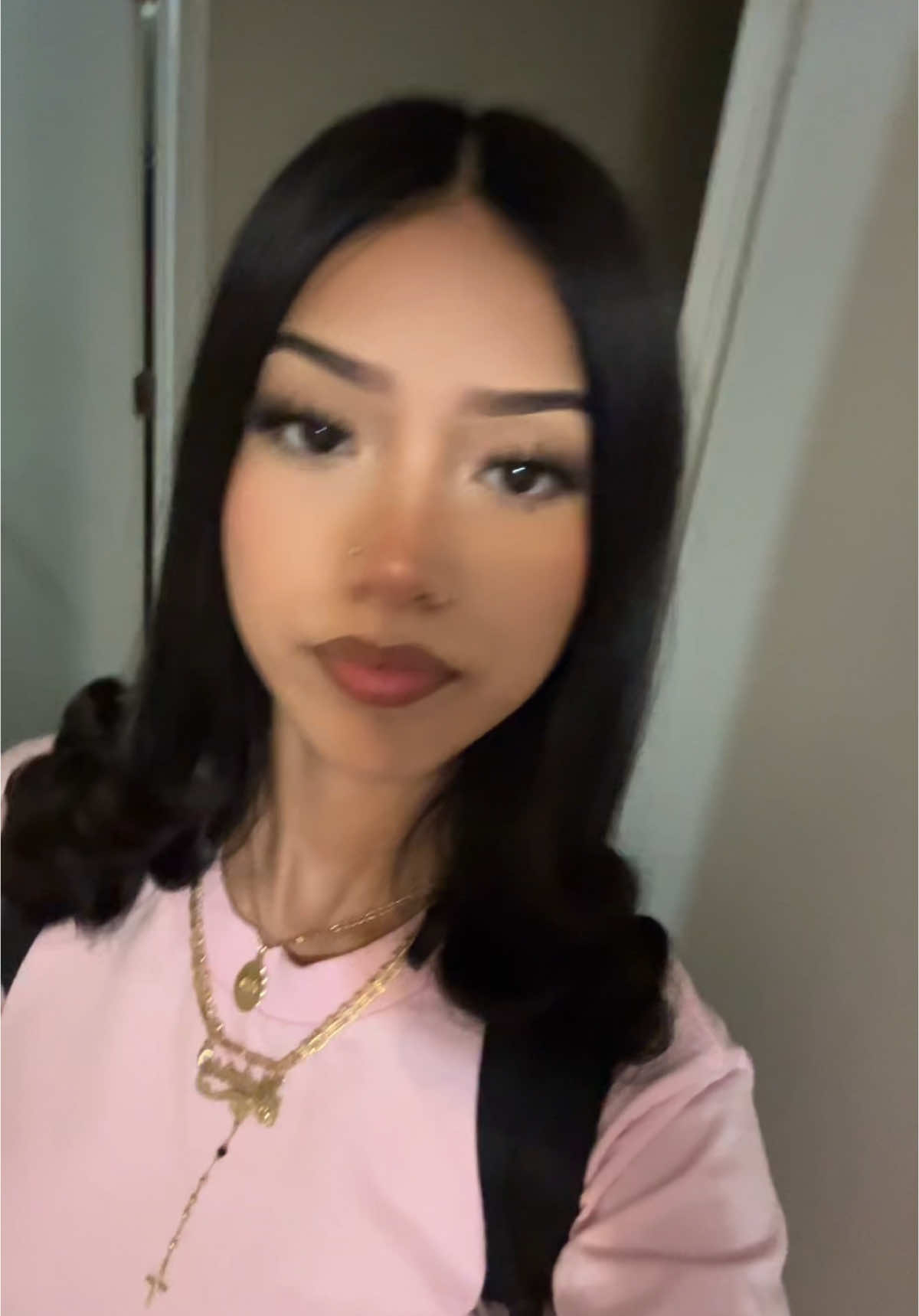 #fyp #foryou #foryoupage #prettygirl #pretty #girl #trending #tiktok #woah #model #blackhair #viral #trending #baddie #x #white #spanishgirl #edits #tiny #petite #spanish #rack #busted #fy #black #youngma #pretty #beautiful #target #makeupartist #black #pink #spanishtiktokk #blackhairstyle