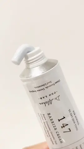 While everyone’s in love with 345 cream, I stick to 147 barrier cream . . . #dralthea #fyp #viral #kskincare #kbeauty #koreanskincare #koreanmakeup 