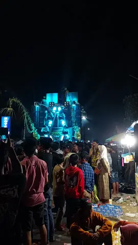 karnaval putar dj?? mana asik..😁 dangdutan dong🤣🤣🔥 #imaproductionjember ##teamdemdemofficial #karnavalgumukmas #fypシ゚ #jember 