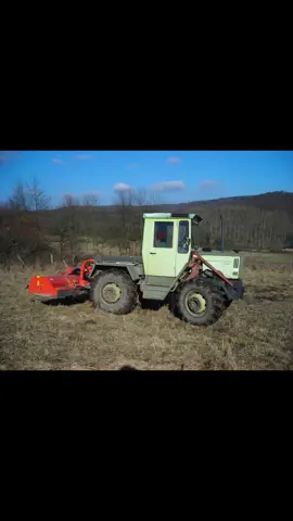 🔥MB-trac turbo 900 beim Mulchen Ein MB-trac turbo 900 mit Kuhn Mulcher beim Mulchen von Ginster auf Weideflächen für die Mutterkuhhaltung. __________ 🔥MB-trac turbo 900 when mulching An MB-trac turbo 900 with Kuhn Mulcher mulching gorse on pastures for suckler cows. ⌨️📷𝗠𝗶𝗰𝗵𝗲𝗹 𝗞𝗮𝗶𝘀𝗲𝗿 𝗕𝗶𝘁𝘁𝗲 𝗙𝗼𝗹𝗴𝗲𝗻▶️𝗶𝗻𝘀𝘁𝗮𝗴𝗿𝗮𝗺𝗰𝗼𝗺/𝗺𝗯𝘁𝗿𝗮𝗰_𝗽𝗮𝘀𝘀𝗶𝗼𝗻 𝘄𝘄𝘄.𝘂𝗻𝗶𝗺𝗼𝗴-𝗰𝗼𝗺𝗺𝘂𝗻𝗶𝘁𝘆.𝗱𝗲/𝗺𝗯𝘁𝗿𝗮𝗰 #mbtrac #mbtrac4ever #mbtracpower #mbtracfans #mbtracpassion #mercedes #daimler #mercedesbenz #daimlerbenz #mercedeslovers #daimlerlife #unimogcommunity #unimogclubgaggenau #unimogmuseum #traktor #tractor #tracteur #trattore #trekker #viral #carsofinstagram #landwirtschaft #forst #agriculture #agricultura #landbouw #forestry #bauernhof #farm #landwirtschaftistleidenschaft