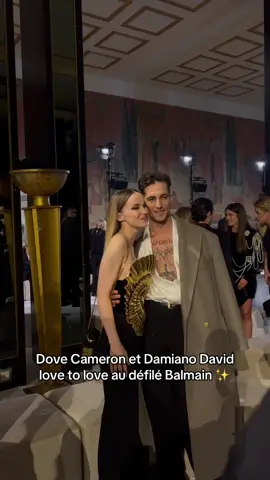 Dove Cameron et Damiano David love to love au défilé Balmain ✨ #balmain #dovecameron #pfw #TikTokFashion #parisfashionweek #paris #damianodavid 